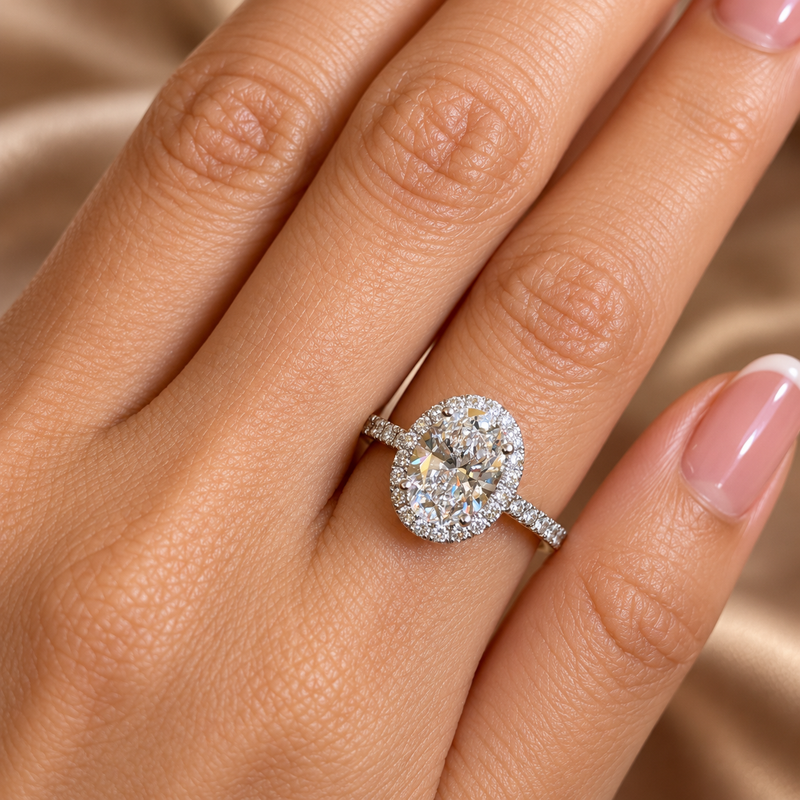 Maylaya Gems M070 ring on a model hand — reference-matched design and natural proportions
