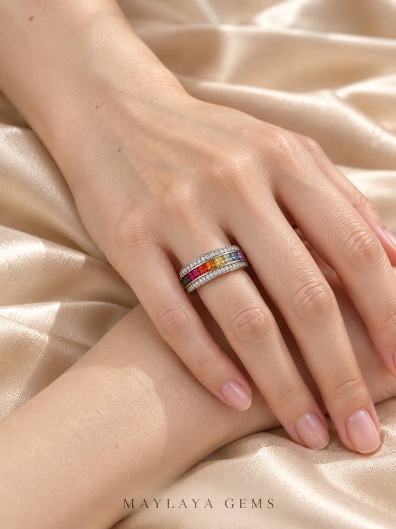 Maylaya Gems E002 ring on a female model hand