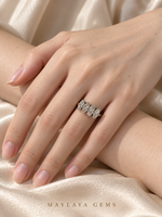 Load image into Gallery viewer, Maylaya Gems E021 ring on a female model hand