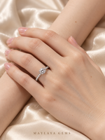Load image into Gallery viewer, Maylaya Gems JF009 ring on a female model hand