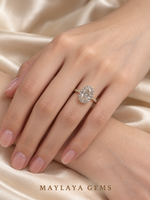 Load image into Gallery viewer, Maylaya Gems M01C ring on a female model hand