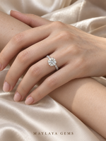 Load image into Gallery viewer, Maylaya Gems M034 ring on a female model hand