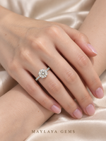 Load image into Gallery viewer, Maylaya Gems M037 ring on a female model hand