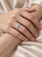 Load image into Gallery viewer, Maylaya Gems M039 ring on a female model hand