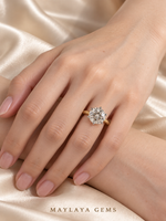 Load image into Gallery viewer, Maylaya Gems M080 ring on a female model hand
