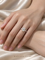 Load image into Gallery viewer, Maylaya Gems M093 ring on a female model hand