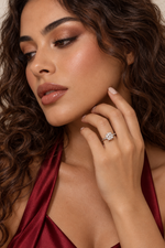 Load image into Gallery viewer, Maylaya Gems Yellow Gold 9K Round 2.01ct Lab-Grown Diamond Halo Ring — M033 — AI-generated young adult model in eveningwear / ภาพจำลองนางแบบสวมเครื่องประดับด้วย AI