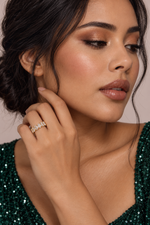 Load image into Gallery viewer, Maylaya Gems 9K Gold 4.05 ct Lab-Grown Diamond Ring — JF05A — AI-generated young adult model in eveningwear / ภาพจำลองนางแบบสวมเครื่องประดับด้วย AI