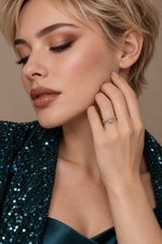Load image into Gallery viewer, Maylaya Gems 9K Gold 0.1 ct Round Lab-Grown Diamond Ring — E009 — AI-generated young adult model in eveningwear / ภาพจำลองนางแบบสวมเครื่องประดับด้วย AI