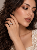 Load image into Gallery viewer, Maylaya Gems 9K Gold 2.09 ct Oval Lab-Grown Diamond Ring — M076A — AI-generated young adult model in eveningwear / ภาพจำลองนางแบบสวมเครื่องประดับด้วย AI