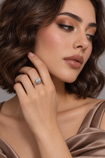 Load image into Gallery viewer, Maylaya Gems 9K Gold 1.53 ct Round Lab-Grown Diamond Ring — M0007 — AI-generated young adult model in eveningwear / ภาพจำลองนางแบบสวมเครื่องประดับด้วย AI