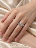 Load image into Gallery viewer, Maylaya Gems Stk107 ring on a female model hand