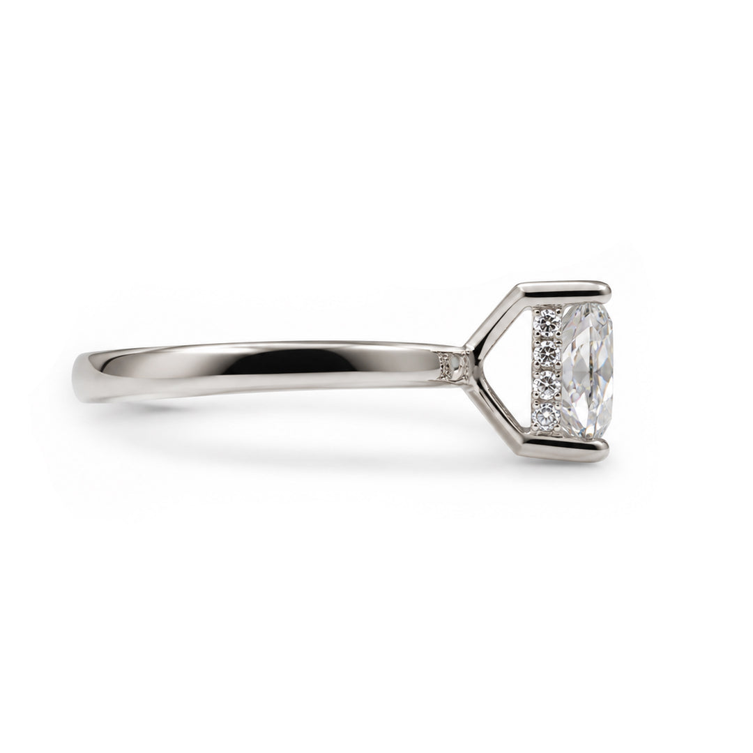 White gold 9k cushion 1