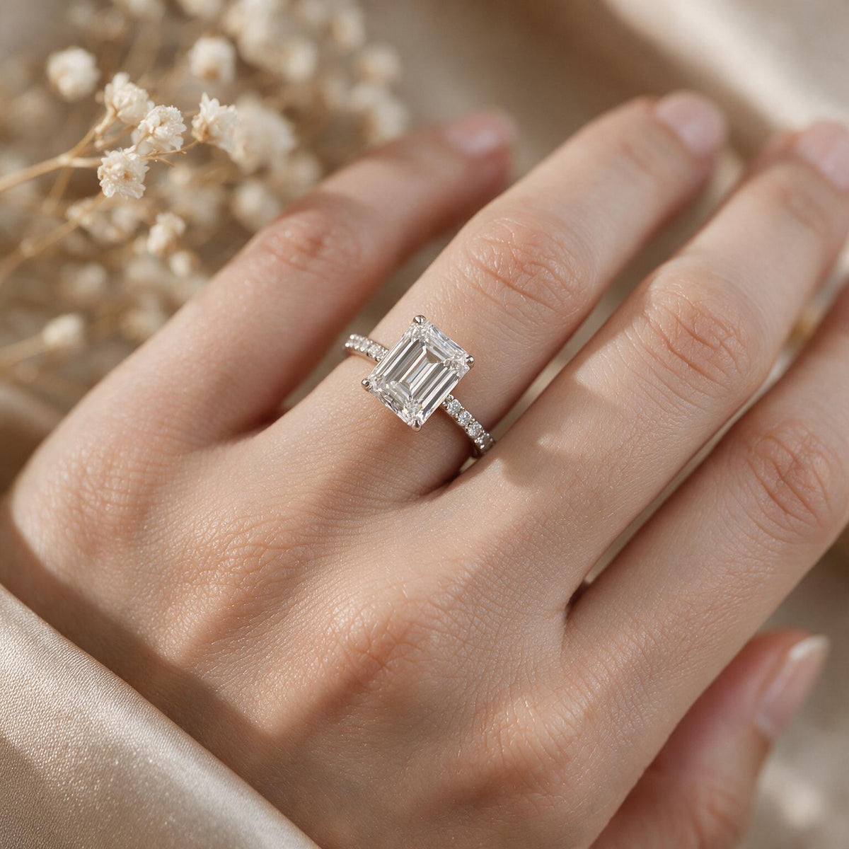 White rhodium 9k emerald solitairect solitaire ring