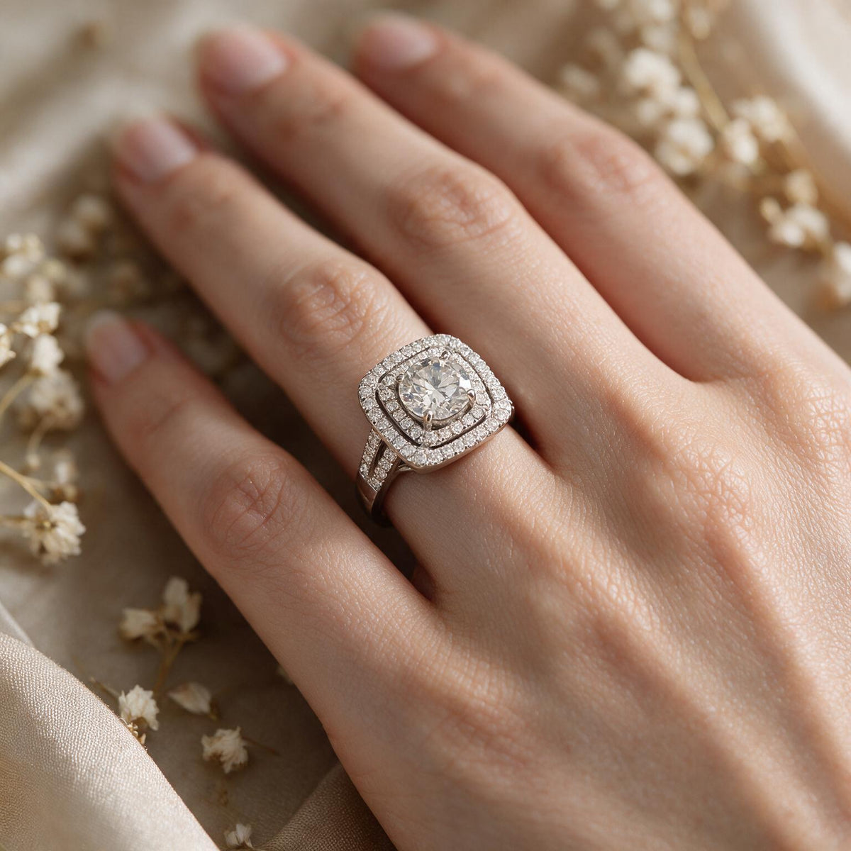 White rhodium 9k round solitairect solitaire ring