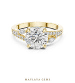 Load image into Gallery viewer, Maylaya Gems round marquise trilogy lab-grown diamond ring in yellow gold
