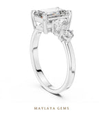Load image into Gallery viewer, Maylaya Gems lab-grown diamond ring in white gold
