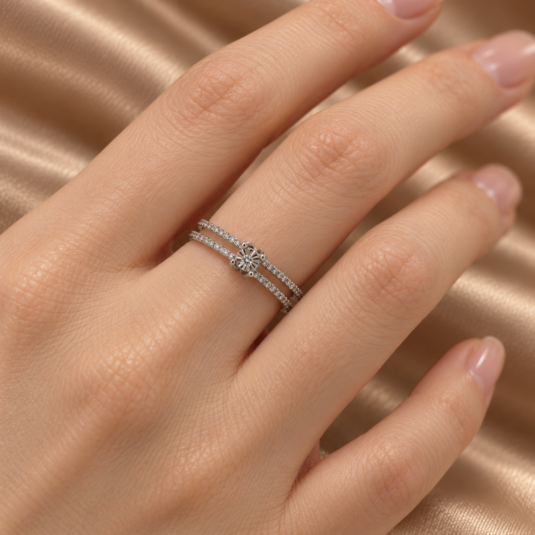 Maylaya Gems E020 ring on a model hand — reference-matched design and natural proportions