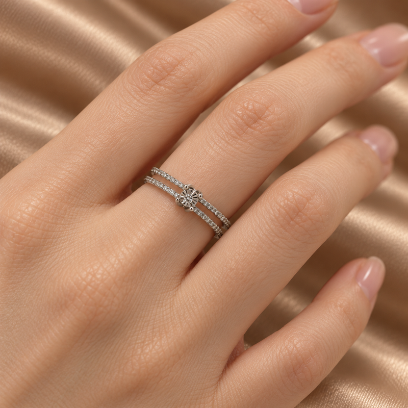Maylaya Gems E020 ring on a model hand — reference-matched design and natural proportions