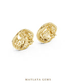 Load image into Gallery viewer, Maylaya Gems round filigree paisley earrings in yellow gold
