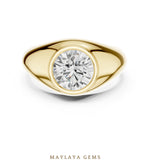 Load image into Gallery viewer, Maylaya Gems 1.920 ct Round Bezel Signet Lab-Grown Diamond Men's Ring in yellow gold
