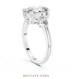Load image into Gallery viewer, Maylaya Gems lab-grown diamond ring in white gold
