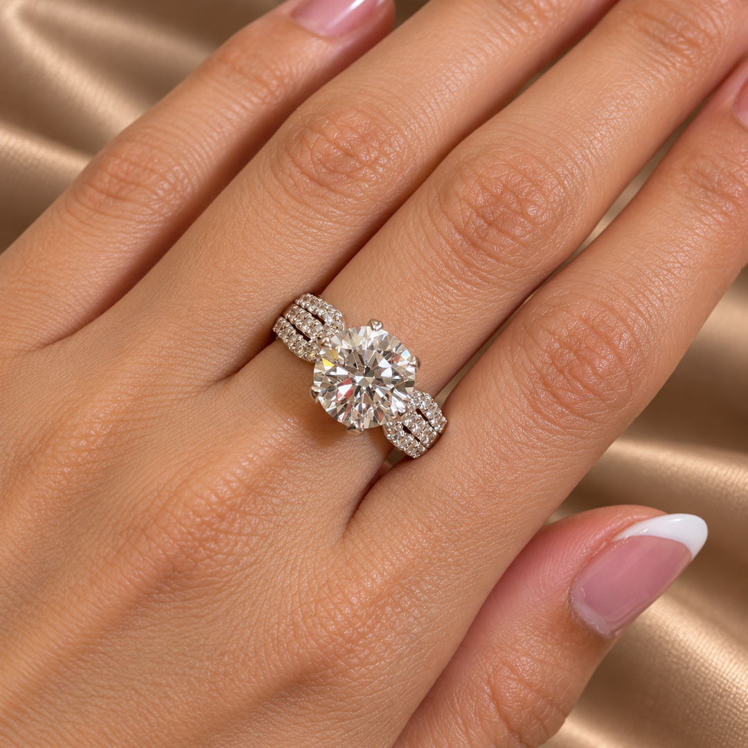 Maylaya Gems M083B ring on a model hand — reference-matched design and natural proportions