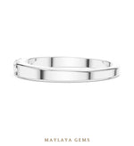 Load image into Gallery viewer, Maylaya Gems three round lab-grown diamond band in white gold
