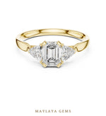 Load image into Gallery viewer, Maylaya Gems emerald trillion trilogy lab-grown diamond ring in yellow gold
