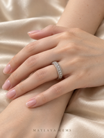 Load image into Gallery viewer, Maylaya Gems E007 ring on a female model hand
