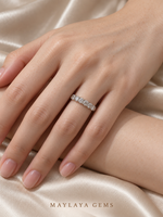 Load image into Gallery viewer, Maylaya Gems E017 ring on a female model hand
