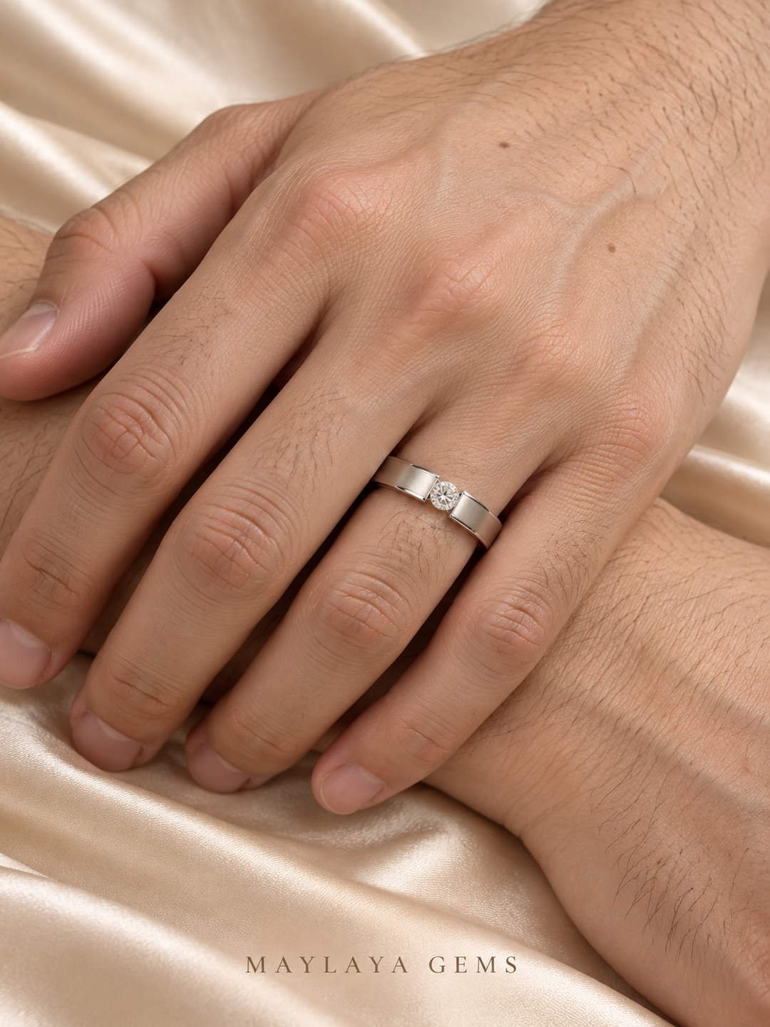 Maylaya Gems F009 ring on a male model hand