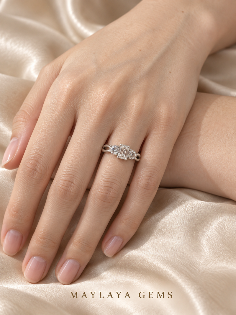 Maylaya Gems JF02A ring on a female model hand