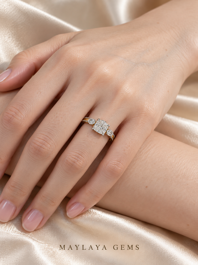 Maylaya Gems M005 ring on a female model hand