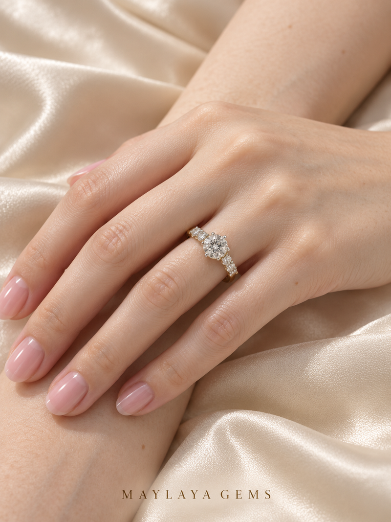 Maylaya Gems M018A ring on a female model hand