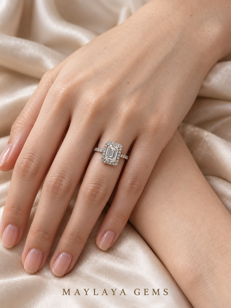 Maylaya Gems M022A ring on a female model hand