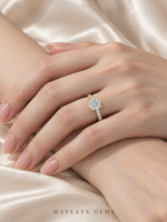 Load image into Gallery viewer, Maylaya Gems M028 ring on a female model hand
