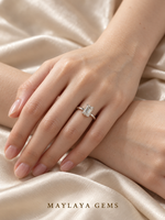 Load image into Gallery viewer, Maylaya Gems M02C ring on a female model hand
