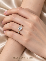 Load image into Gallery viewer, Maylaya Gems M041 ring on a female model hand
