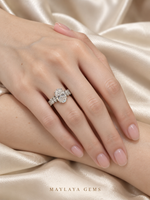 Load image into Gallery viewer, Maylaya Gems M063 ring on a female model hand
