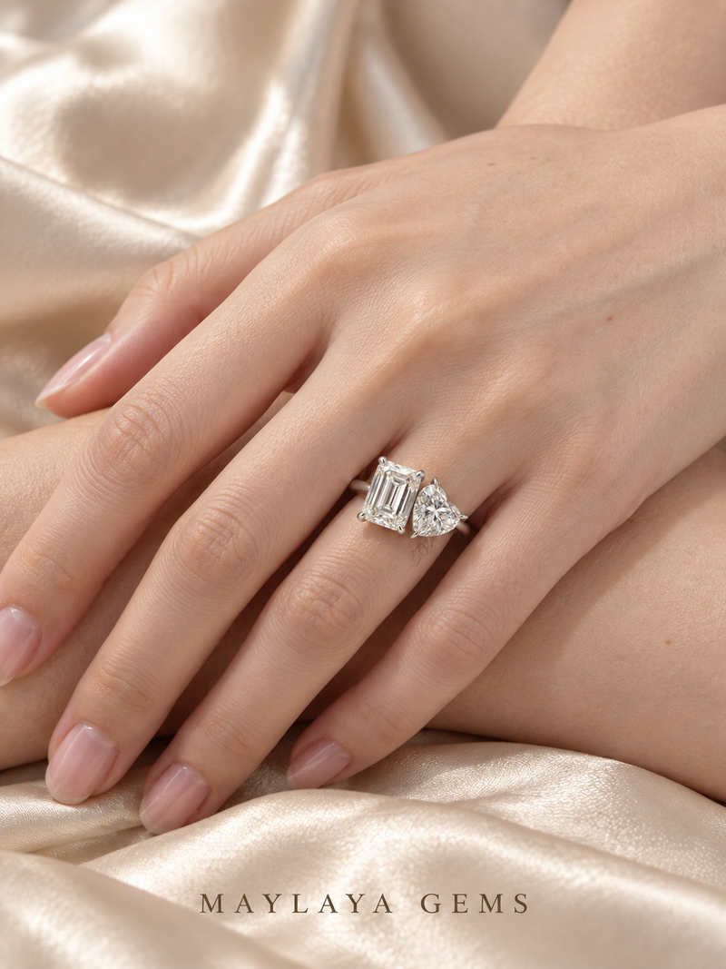 Maylaya Gems M078 ring on a female model hand