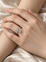 Load image into Gallery viewer, Maylaya Gems M090 ring on a female model hand
