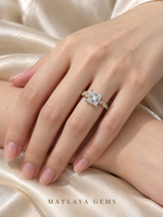 Load image into Gallery viewer, Maylaya Gems M092 ring on a female model hand
