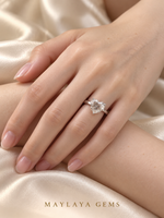 Load image into Gallery viewer, Maylaya Gems M114 ring on a female model hand
