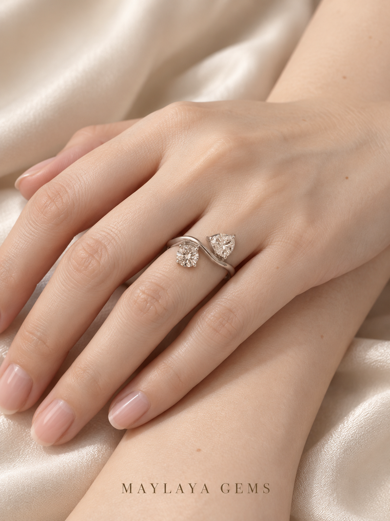 Maylaya Gems M117 ring on a female model hand
