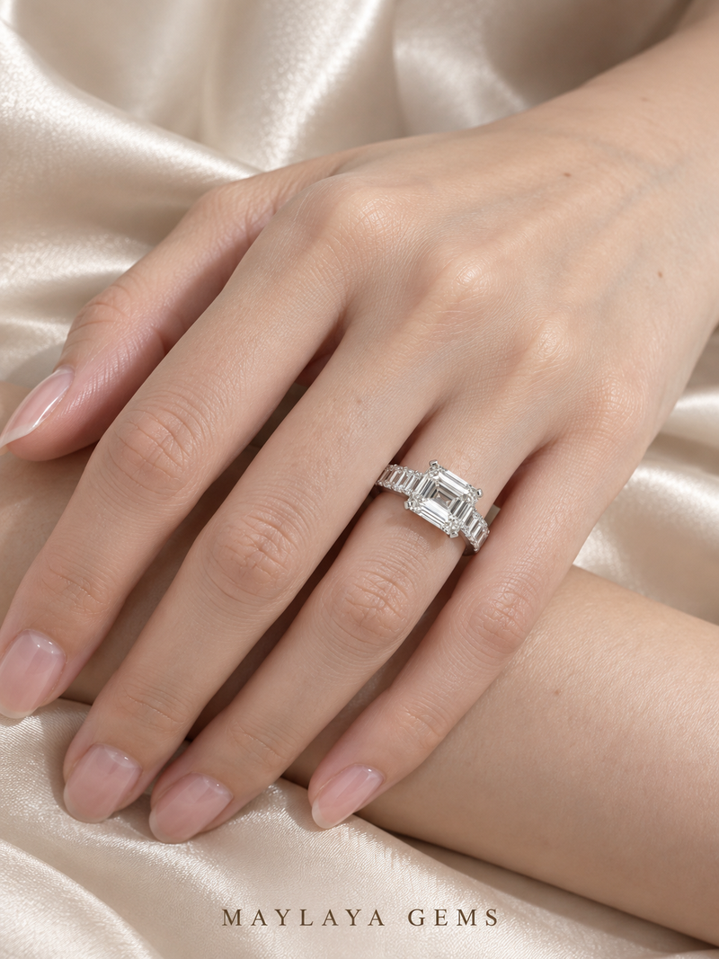 Maylaya Gems M161 ring on a female model hand