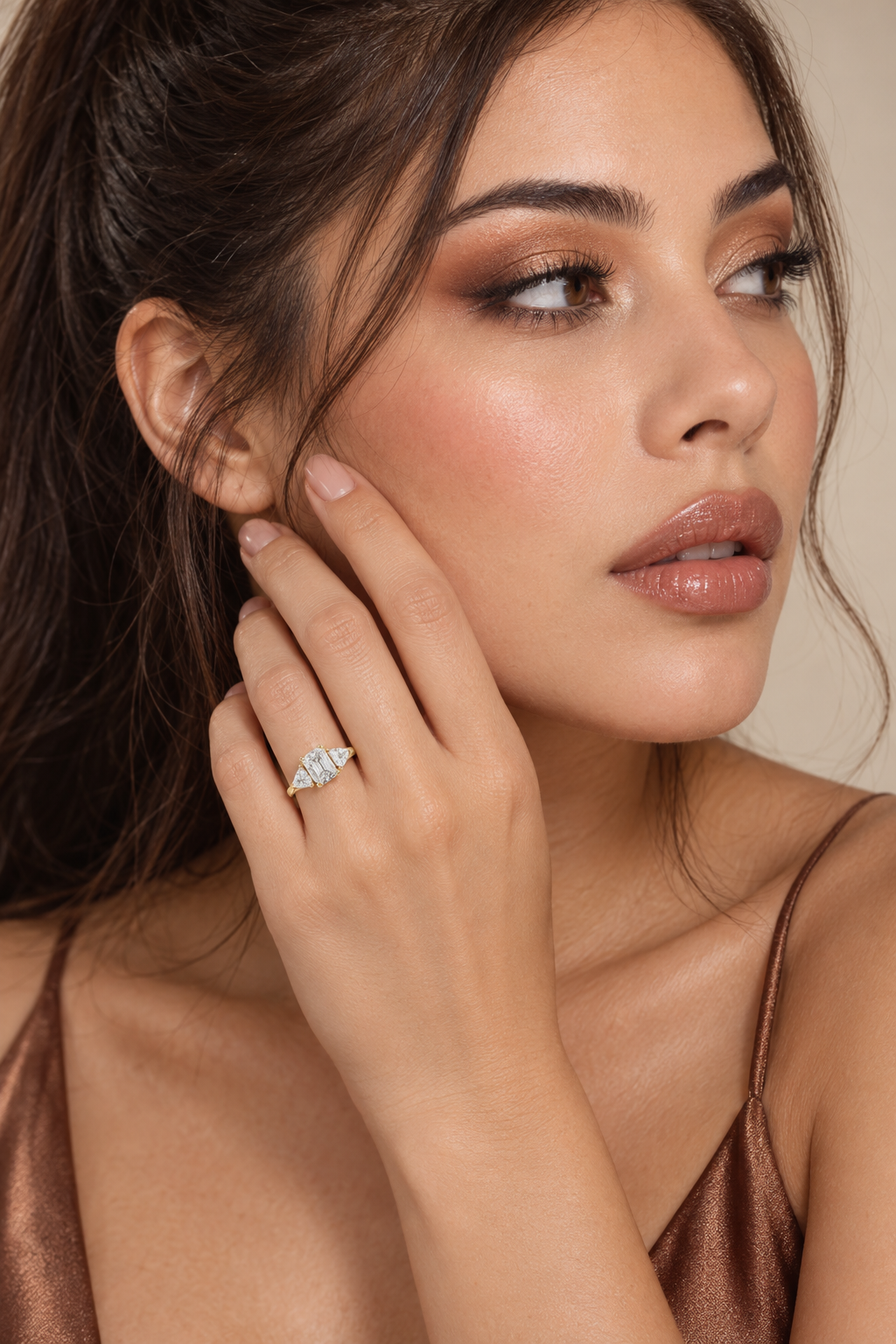 Maylaya Gems 2 ct Emerald Trillion Trilogy Lab-Grown Diamond Ring — AI-generated young adult model in eveningwear / ภาพจำลองนางแบบสวมแหวนด้วย AI