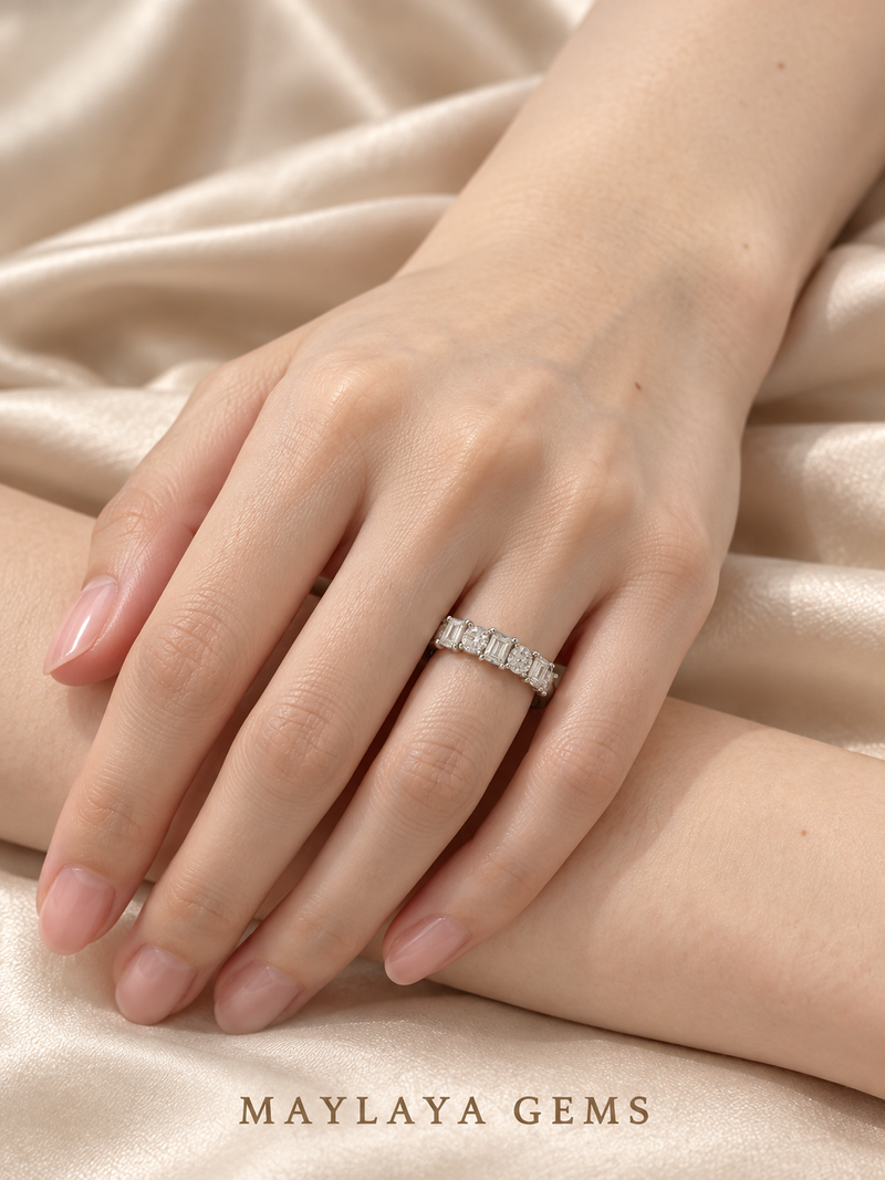 Maylaya Gems MGZ1 ring on a female model hand