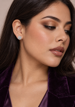 Load image into Gallery viewer, Maylaya Gems 9K Gold 0.5 ct Round Lab-Grown Diamond Earrings — MGE1 — AI-generated young adult model in eveningwear / ภาพจำลองนางแบบสวมเครื่องประดับด้วย AI
