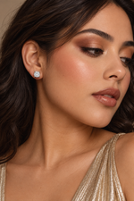 Load image into Gallery viewer, Maylaya Gems 9K Gold 0.72 ct Round Lab-Grown Diamond Earrings — ER001 — AI-generated young adult model in eveningwear / ภาพจำลองนางแบบสวมเครื่องประดับด้วย AI
